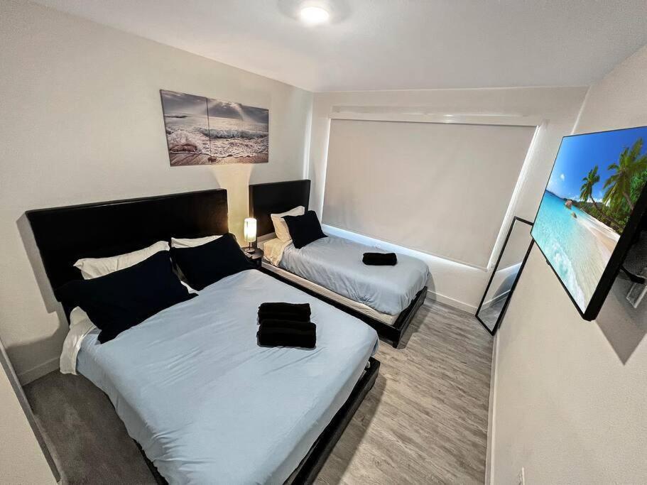 Vacay Spot Experience Luna Sky! 65" Tv Bar, Bbq, Shower Massage Jets, Music, Go To Fl Keys Хоумстед Екстериор снимка