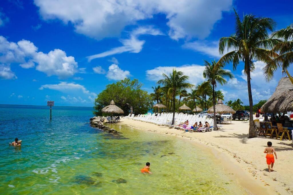 Vacay Spot Experience Luna Sky! 65" Tv Bar, Bbq, Shower Massage Jets, Music, Go To Fl Keys Хоумстед Екстериор снимка