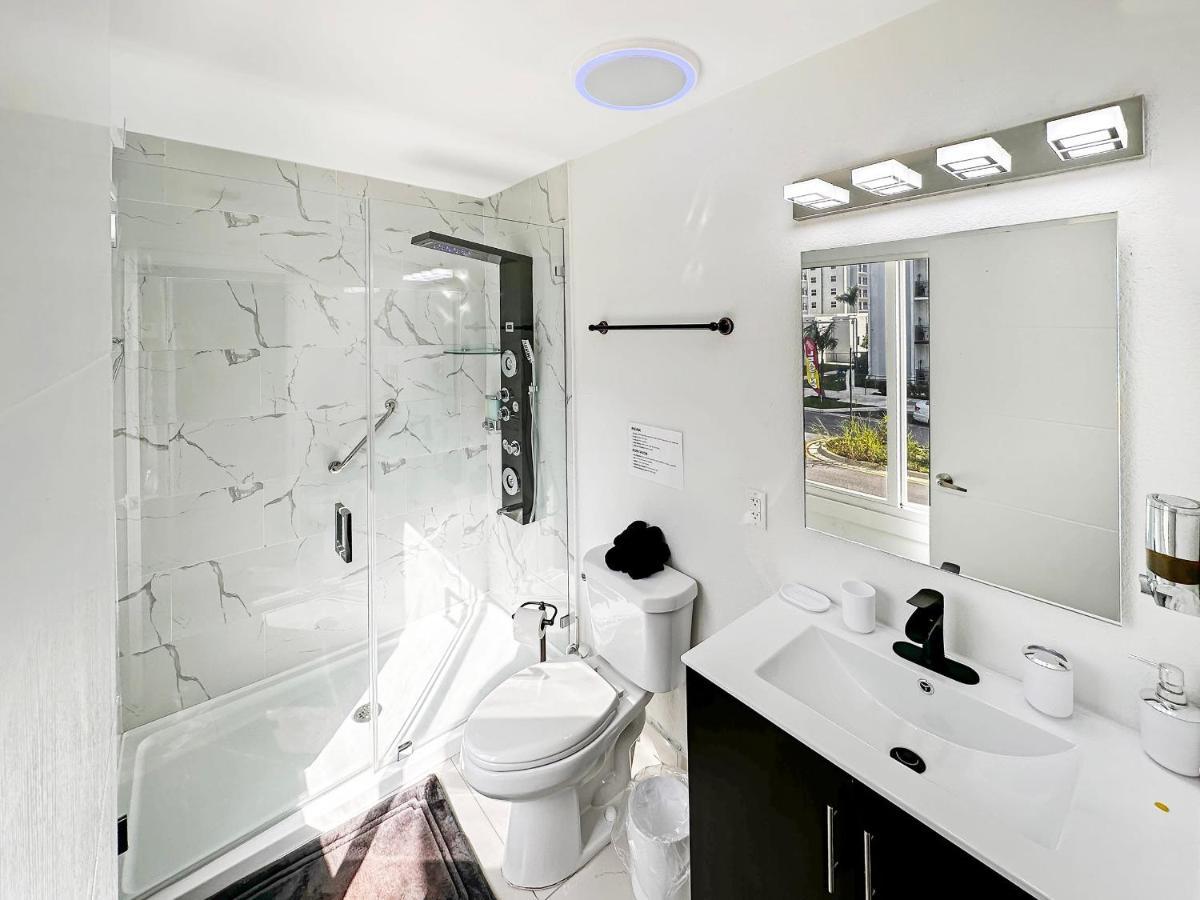 Vacay Spot Experience Luna Sky! 65" Tv Bar, Bbq, Shower Massage Jets, Music, Go To Fl Keys Хоумстед Екстериор снимка