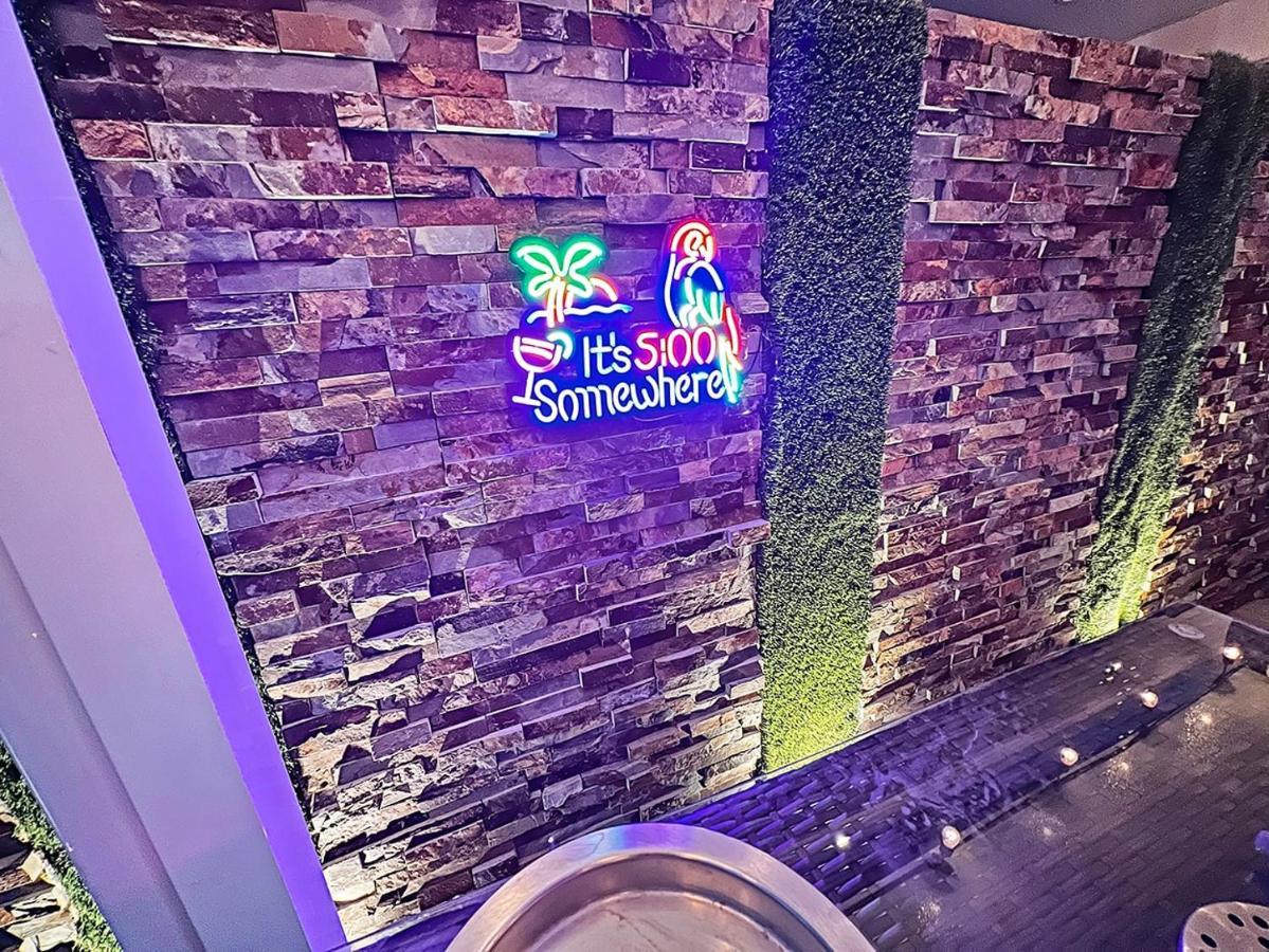 Vacay Spot Experience Luna Sky! 65" Tv Bar, Bbq, Shower Massage Jets, Music, Go To Fl Keys Хоумстед Екстериор снимка