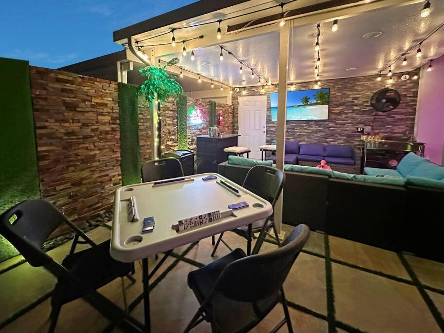 Vacay Spot Experience Luna Sky! 65" Tv Bar, Bbq, Shower Massage Jets, Music, Go To Fl Keys Хоумстед Екстериор снимка