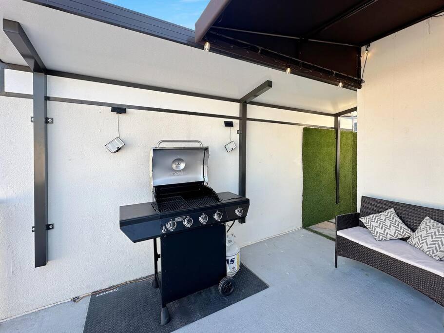 Vacay Spot Experience Luna Sky! 65" Tv Bar, Bbq, Shower Massage Jets, Music, Go To Fl Keys Хоумстед Екстериор снимка